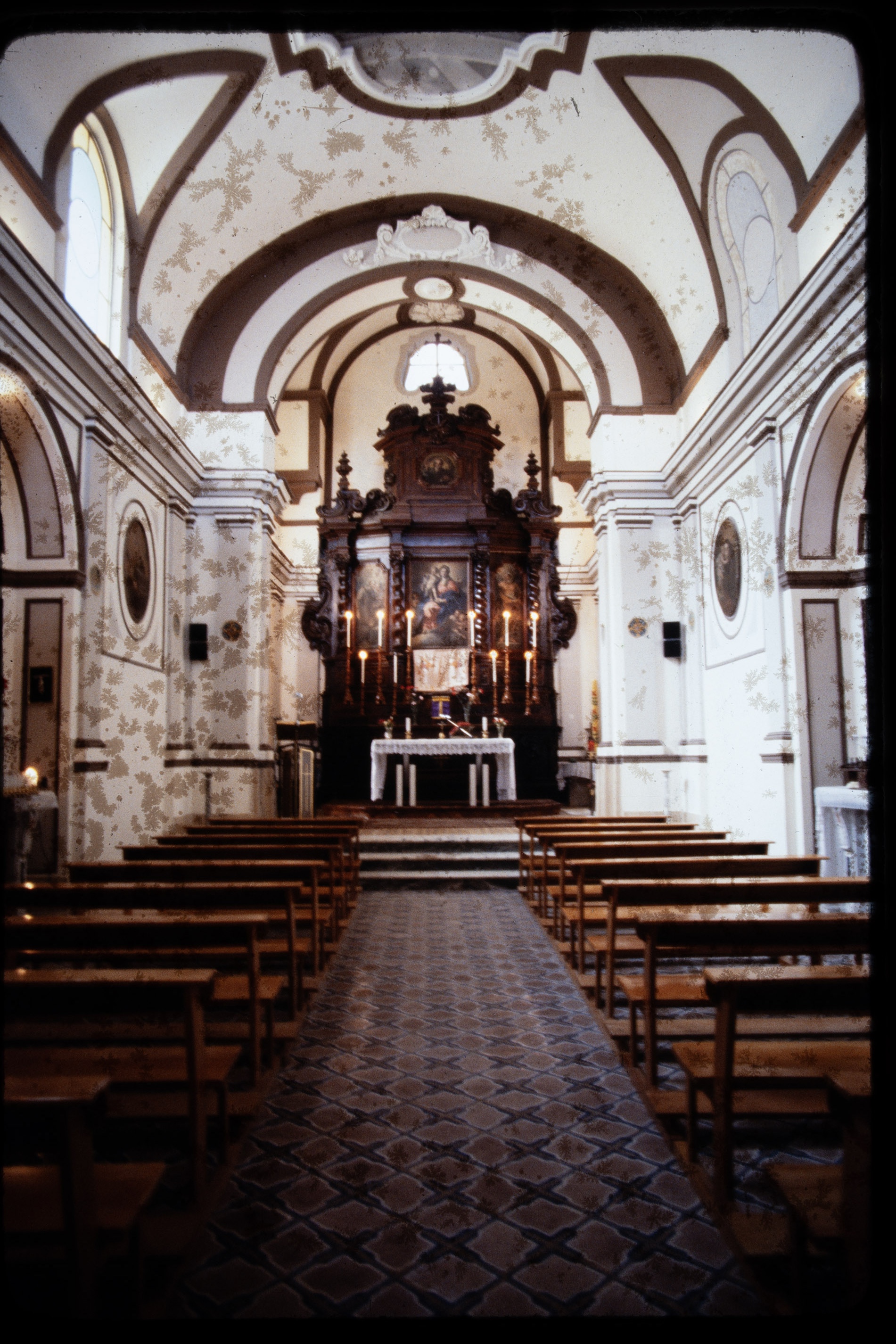 Nocera Superiore - Battistero Paleocristiano di Santa Maria Maggiore (positivo, insieme) di Alfa Press Service s.n.c. – Agenzia Fotogiornalistica (ultimo quarto XX)