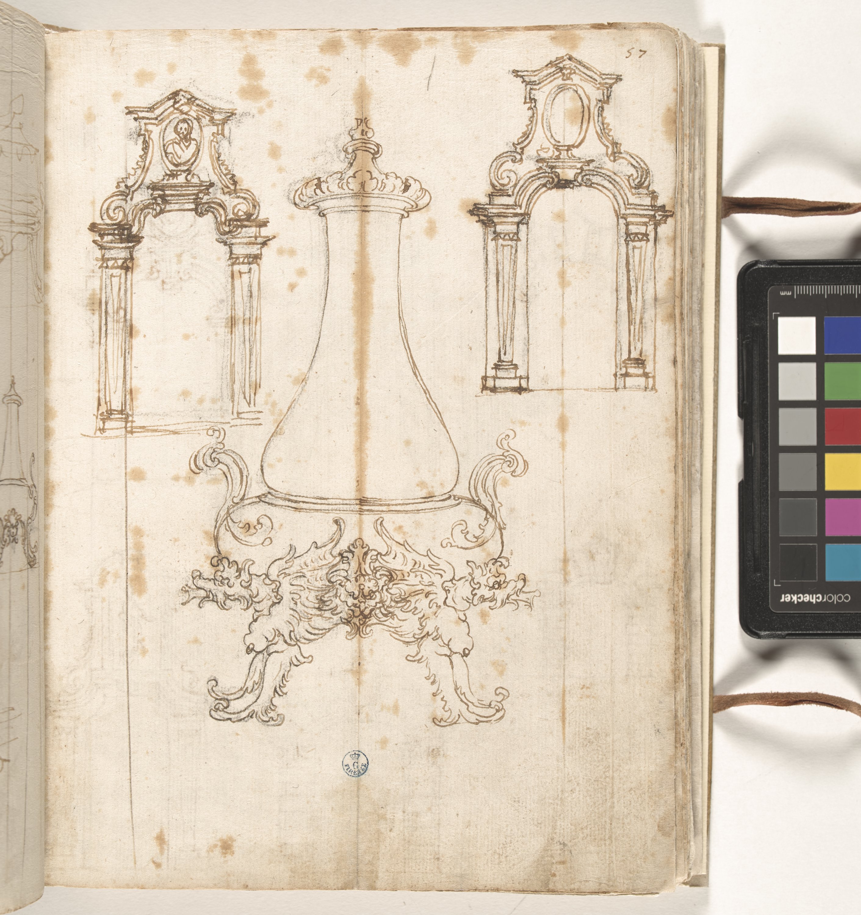 Giornale P[er] il Sig.re Gio b.ta Foggini, Recipiente a due anse; due portali (r.), Recipiente a due anse; cinque portali (v.) (disegno, elemento d'insieme) di Foggini Giovanni Battista (XVIII)