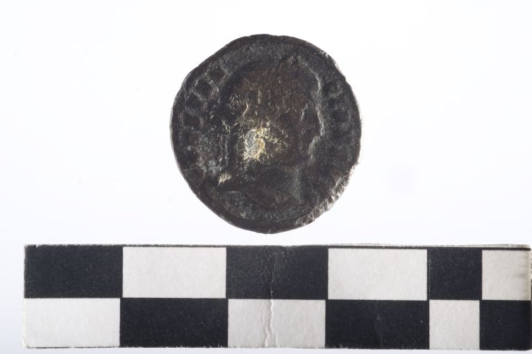 moneta - Follis - ambito romano imperiale (sec. IV d.C)