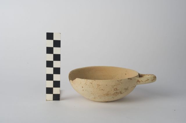 coppetta/ monoansata - ambito apulo (sec. V a.C)