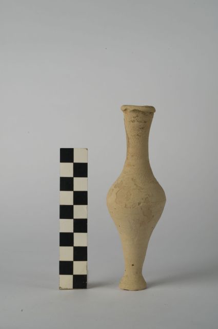 unguentario/ fusiforme - ambito apulo (sec. II a.C)