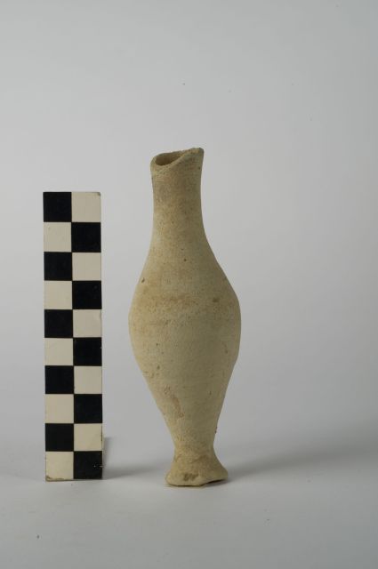 unguentario/ fusiforme, su basso piede - ambito apulo (sec. II a.C)