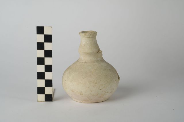 lekythos - ambito apulo (secc. II/ I a.C)