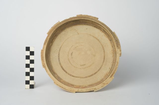 coppa/ con orlo interrotto - ambito apulo (sec. IV a.C)