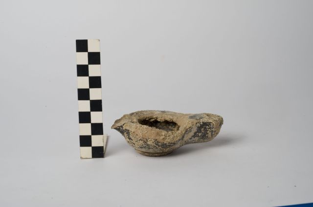 lucerna - ambito apulo (sec. IV a.C)