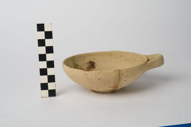 coppetta/ monoansata - ambito apulo (sec. IV a.C)