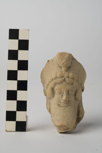 Dioniso o Ade (testa/ maschile) - ambito magnogreco (sec. V a.C)