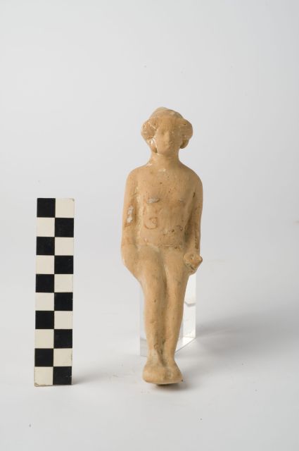 statuetta/ femminile - ambito magnogreco (sec. V a.C)