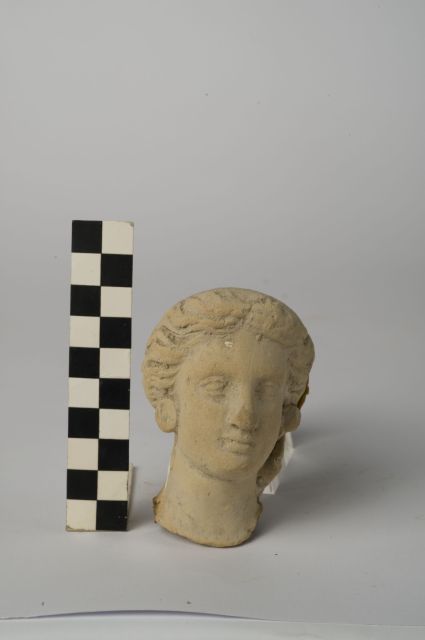 Figura femminile (testa/ femminile) - ambito magnogreco (sec. IV a.C)