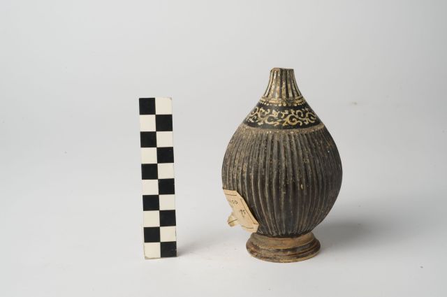 bottiglia - ambito apulo (fine sec. IV a.C)