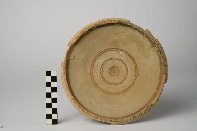 piatto - ambito apulo (secc. IV/ III a.C)