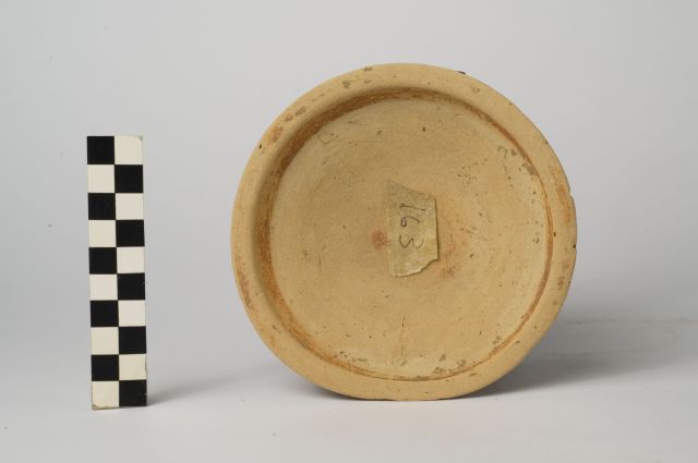 piatto - ambito messapico (sec. III a.C)