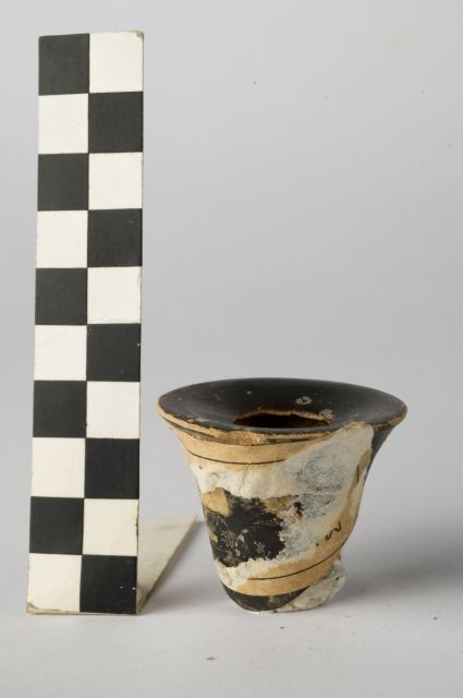 lekythos/ bocchello - ambito apulo (sec. IV a.C)
