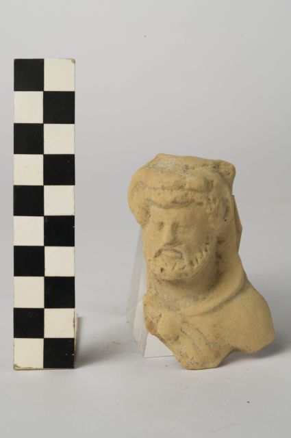 Eracle con leontè (testa/ maschile) - ambito apulo (prima metà sec. IV a.C)