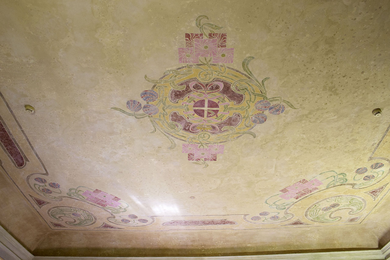 motivi decorativi floreali e stemma di Lugo (dipinto murale) - ambito romagnolo (inizio XX)