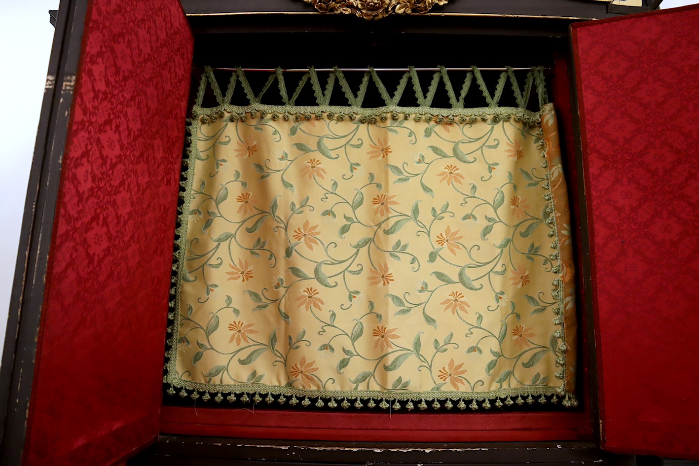 parokhet, complesso decorativo - manifattura italiana, ambito campano, Ambito ebraico (ultimo quarto XX secolo)