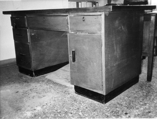 scrivania, opera isolata - ambito italiano (prima metà XX)