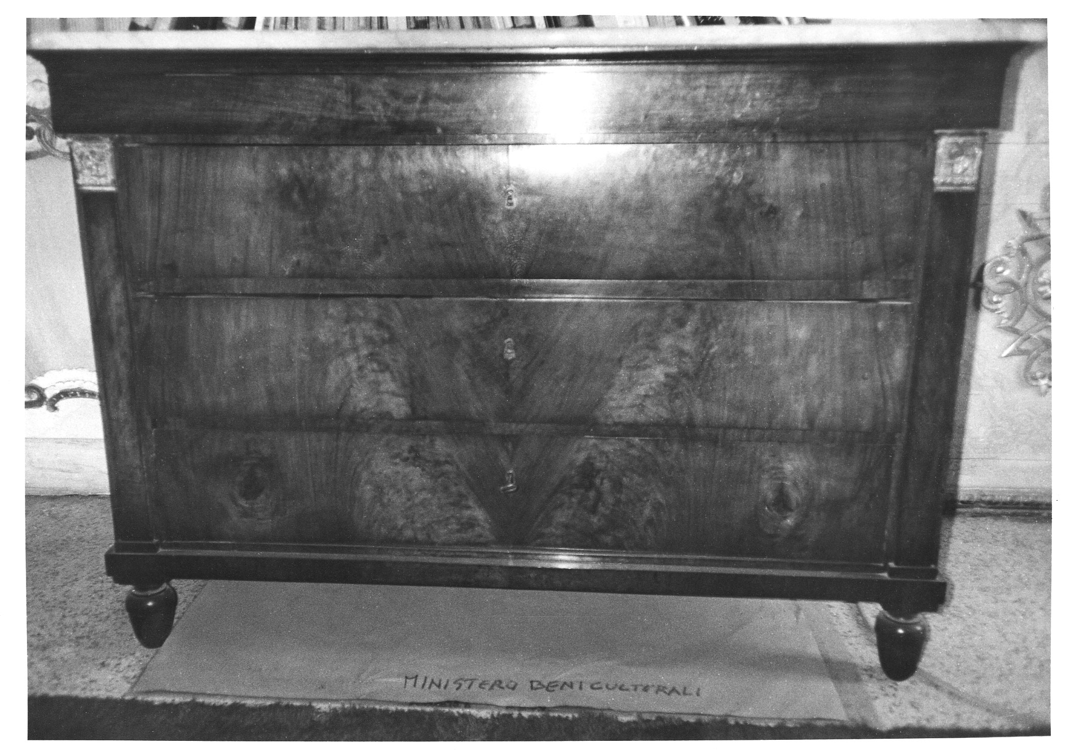 cassettone, opera isolata - manifattura parmense (primo quarto XIX)