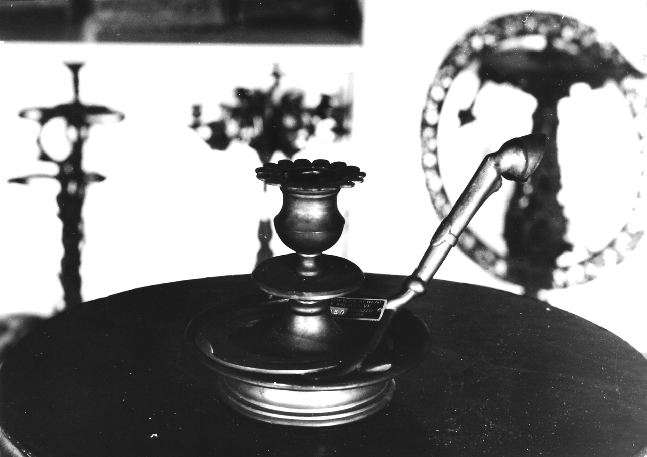 palmatoria, opera isolata - manifattura Italia settentrionale (seconda metà XIX)