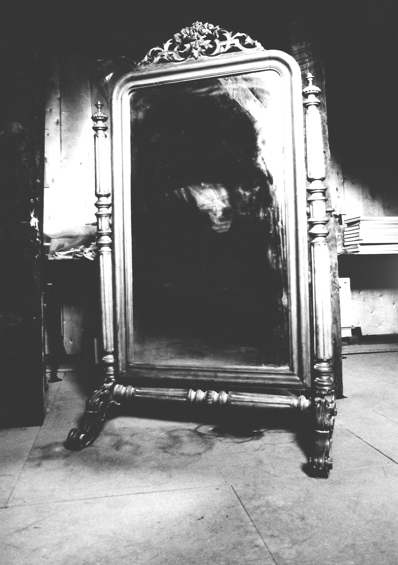 specchiera, opera isolata - manifattura veneta (seconda metà XIX)