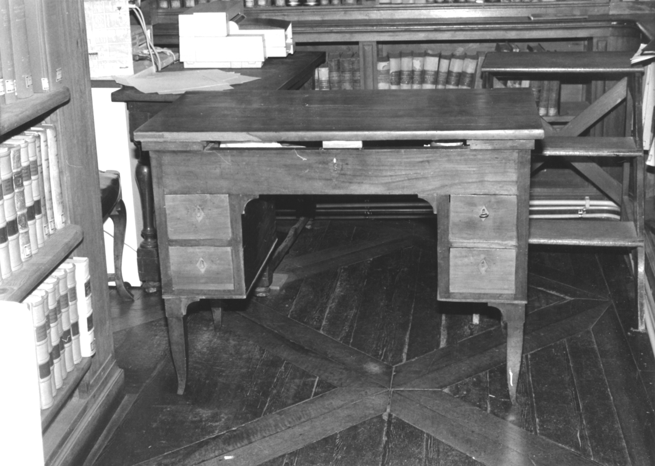 scrivania, opera isolata - manifattura lombardo-veneta (?) (prima metà XIX)