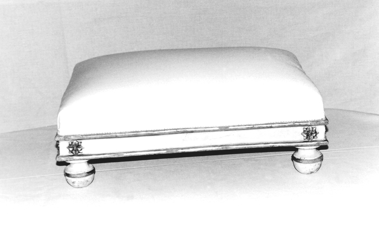 poggiapiedi, opera isolata - manifattura parmense (prima metà XIX)