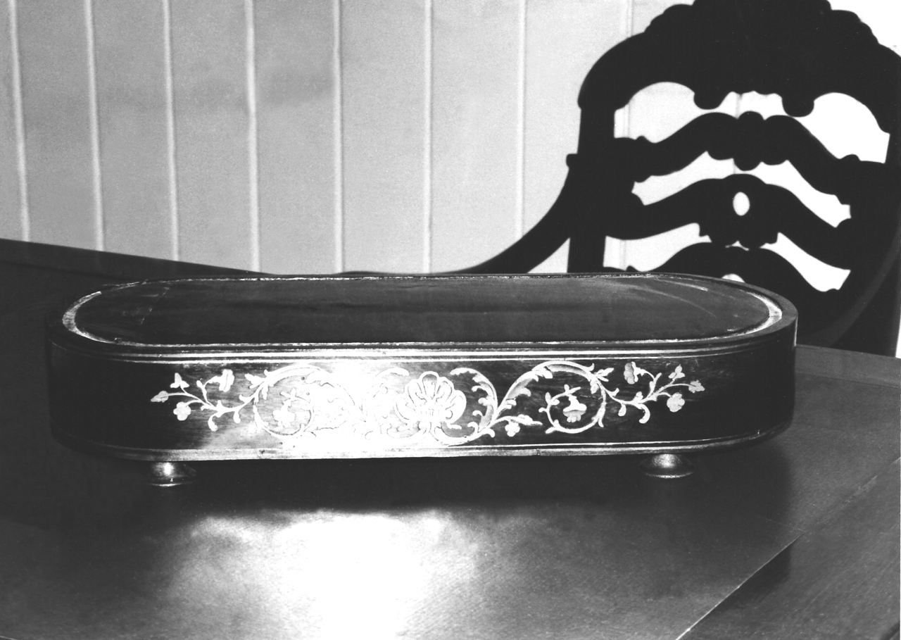 base per orologio, opera isolata - manifattura lionese, manifattura lionese (prima metà XIX)