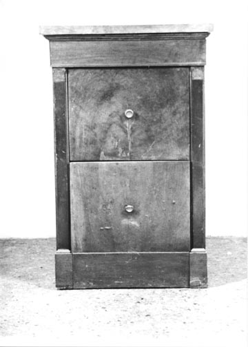 comodino, opera isolata - ambito francese (?) (primo quarto sec. XIX)