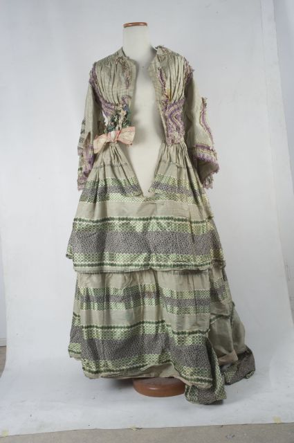 abito - da giorno - manifattura Italia meridionale (sec. XIX)