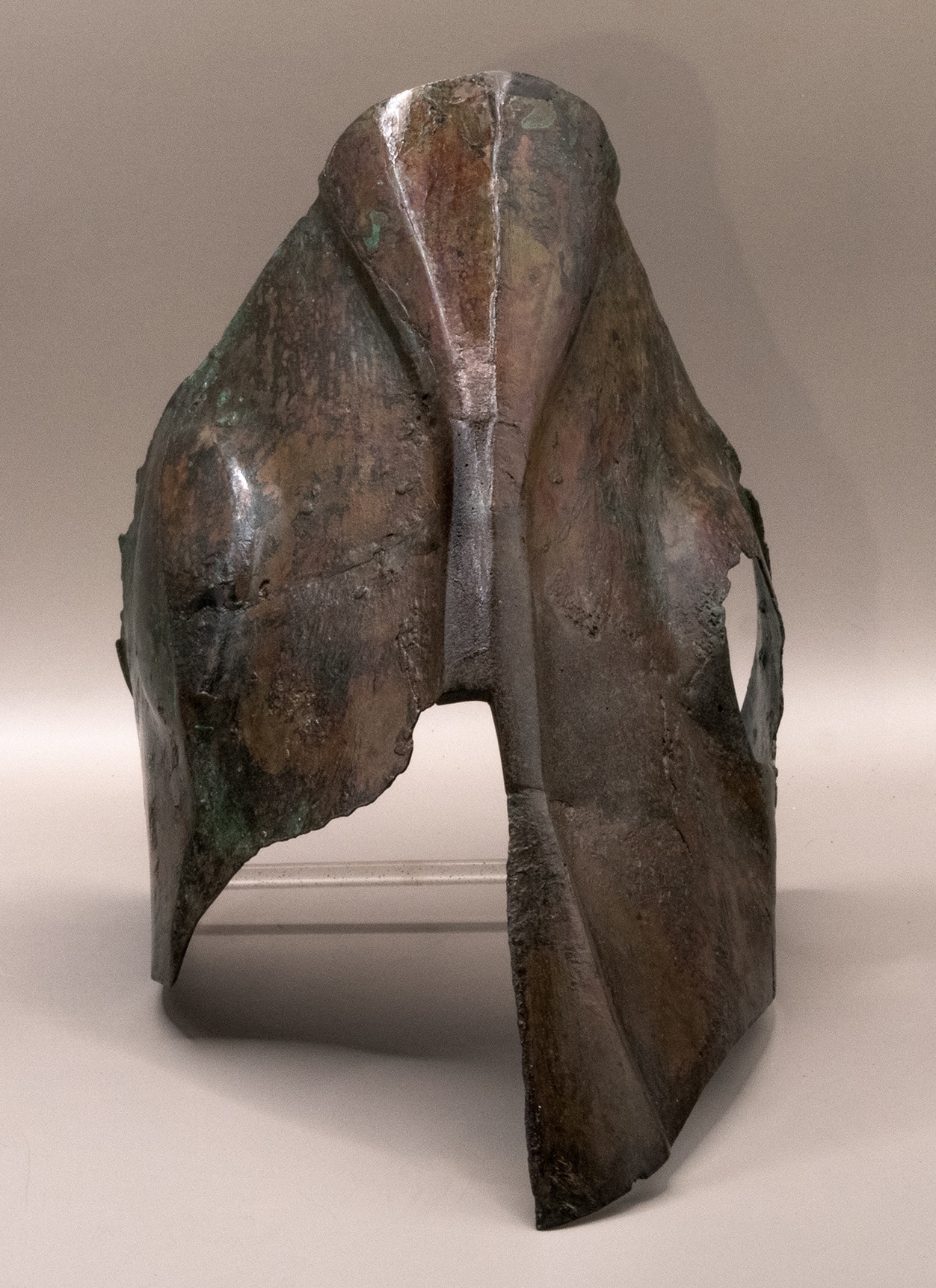 schiniere/ con ginocchio sagomato (SECOLI/ VI a.C)