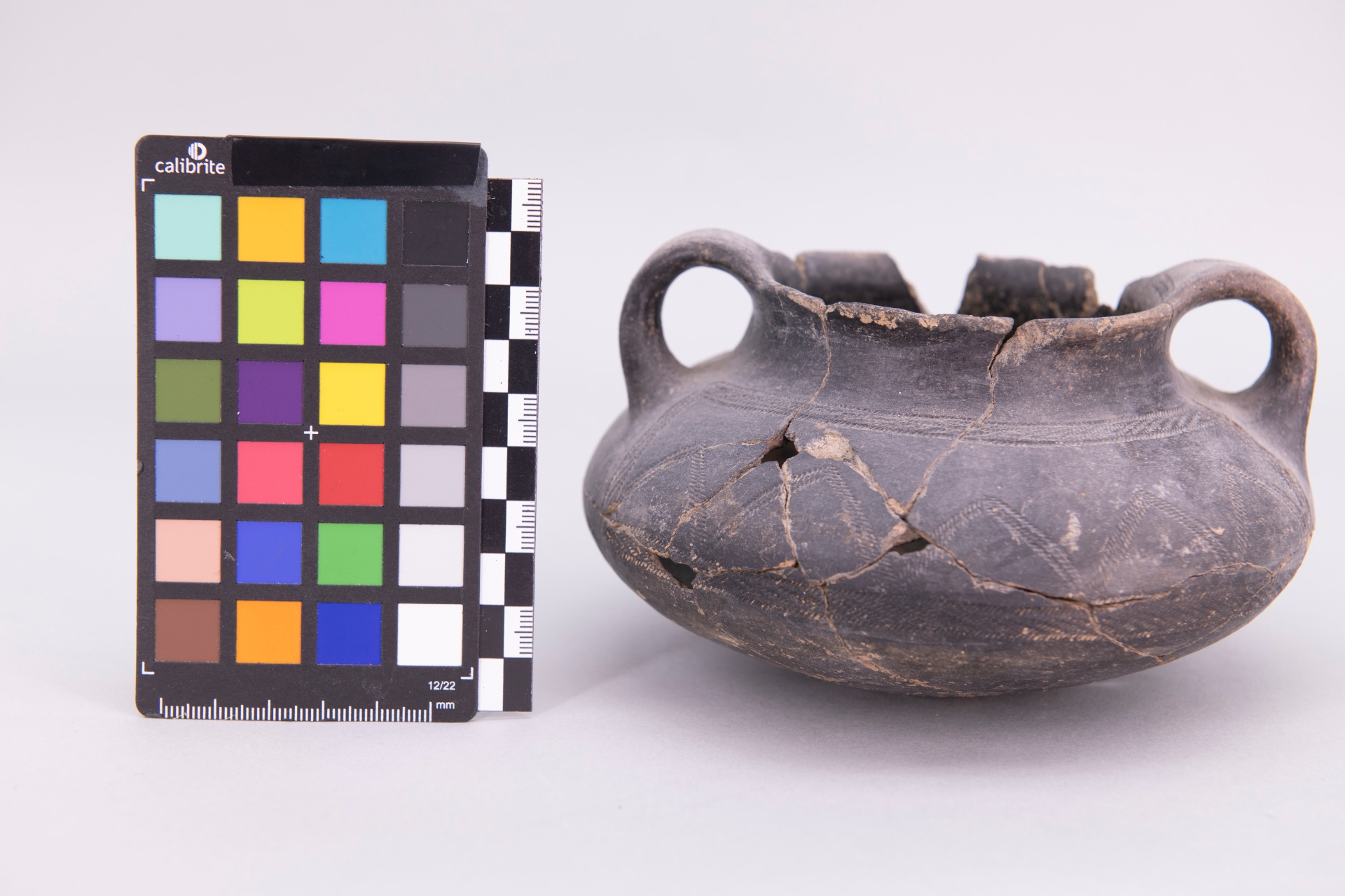 anfora - cultura delle "tombe a fossa" (terzo quarto sec. VII a.C)