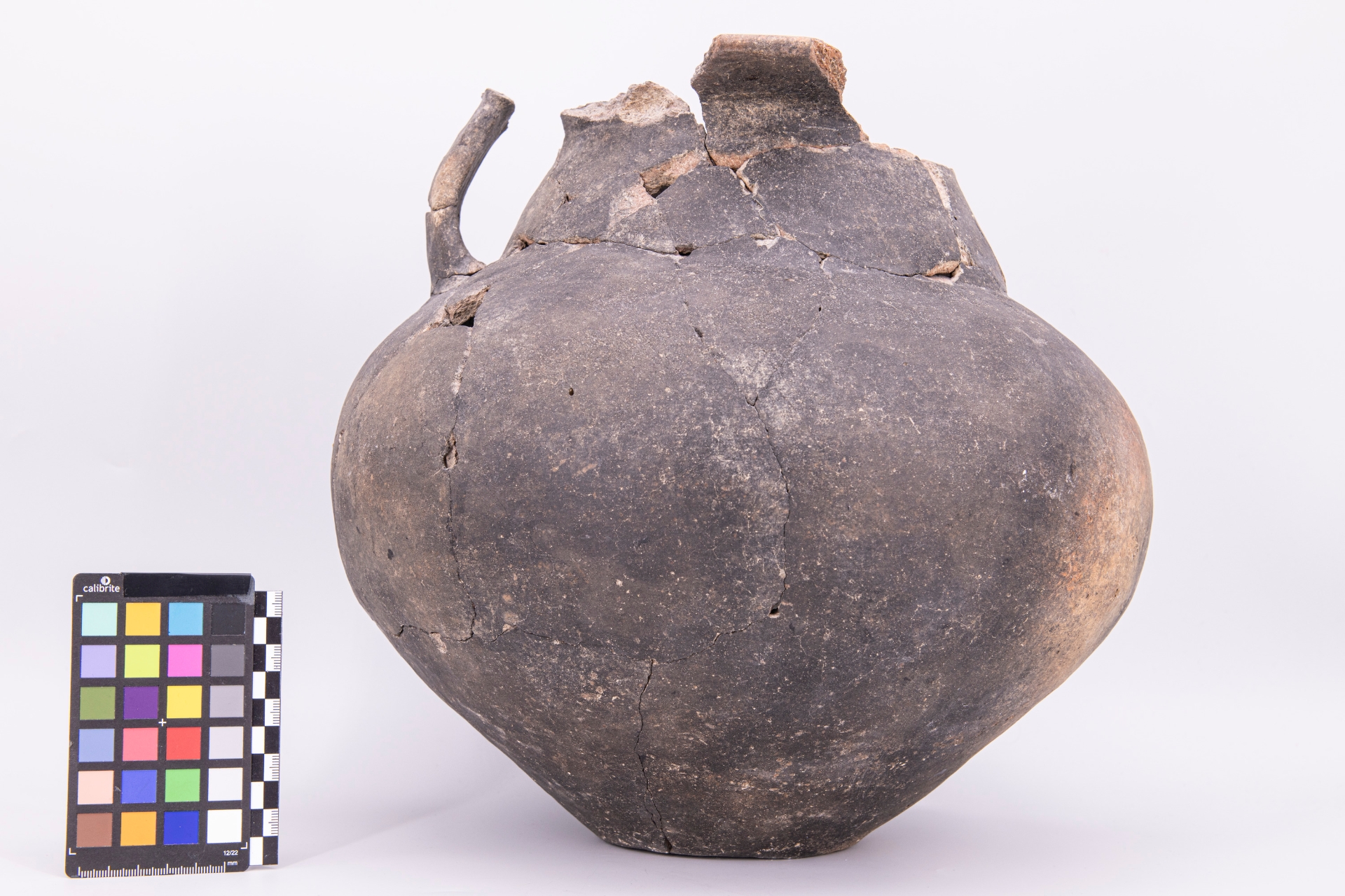 anfora - fase Pontecagnano IB-II (terzo quarto sec. VII a.C)