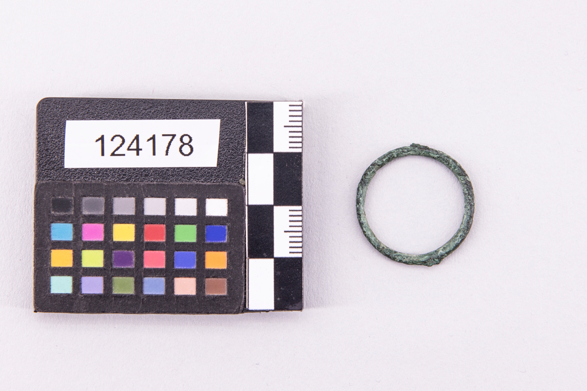 anello - ampiamente diffuso (sec. VII a.C)