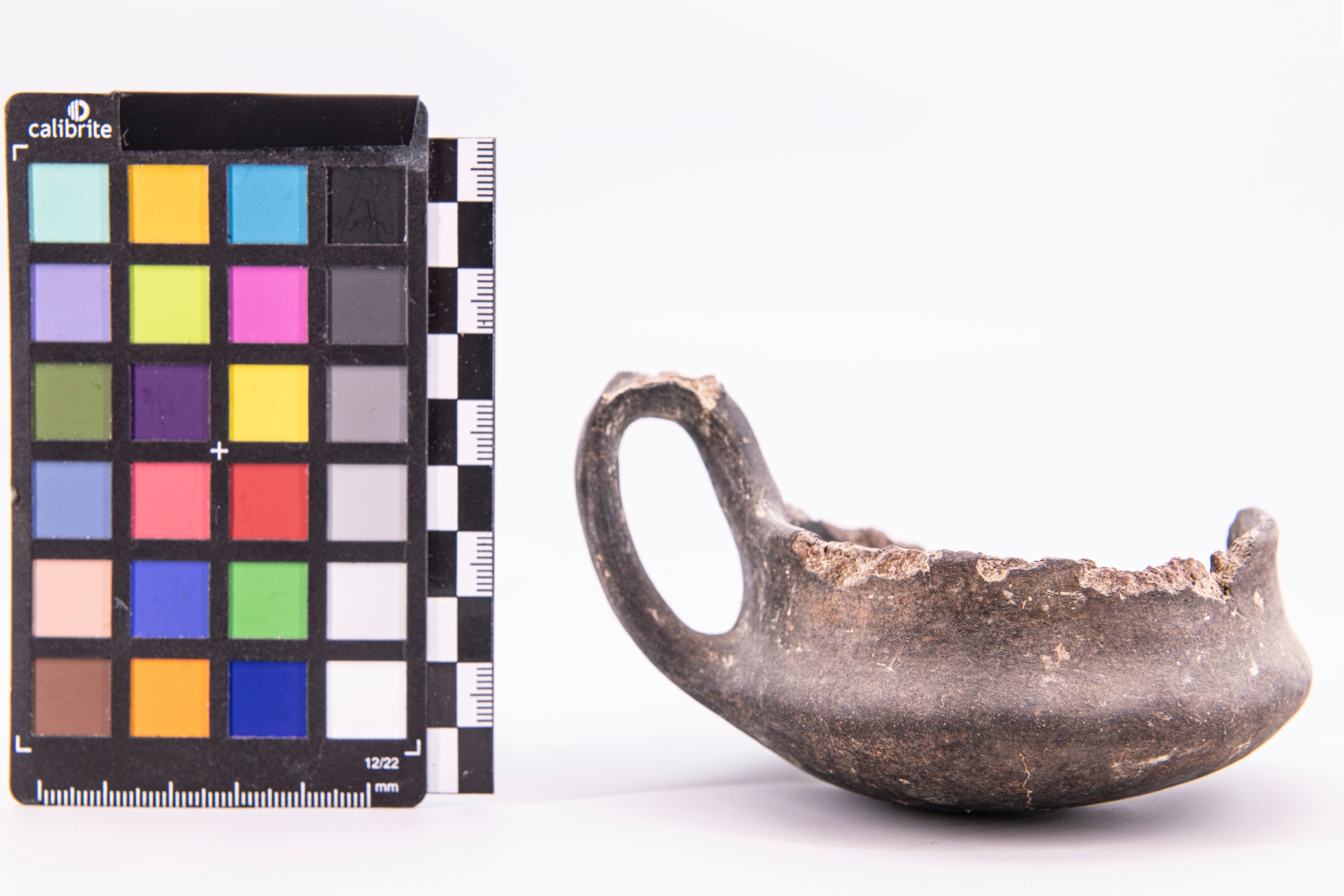 tazza - fase Pontecagnano IB (inizio sec. VII a.C)