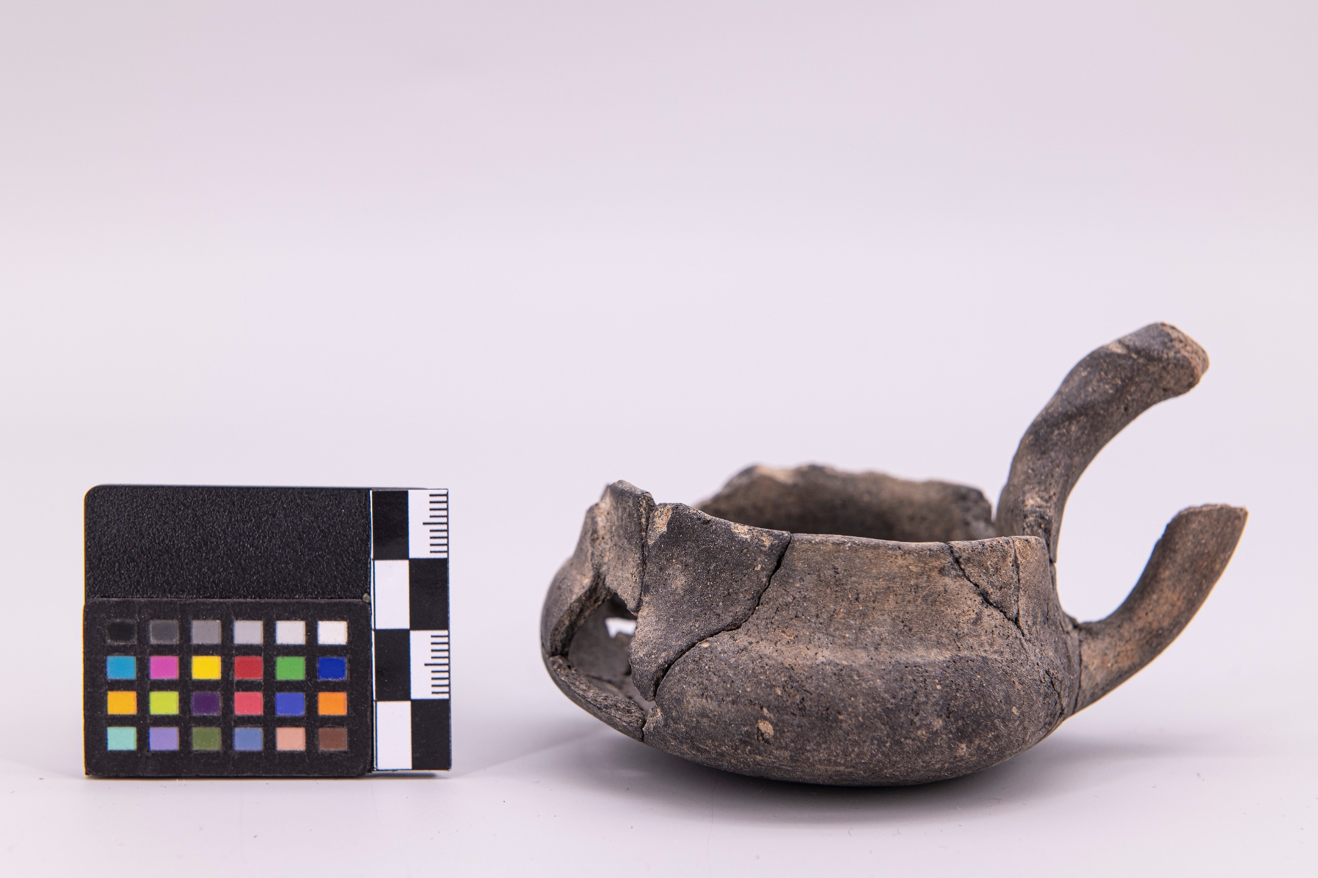 tazza - fase Pontecagnano IB (inizio sec. VII a.C)