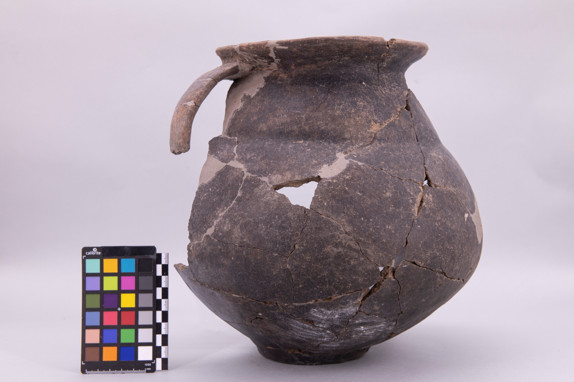 anfora - fase Pontecagnano IB-II (terzo quarto sec. VII a.C)