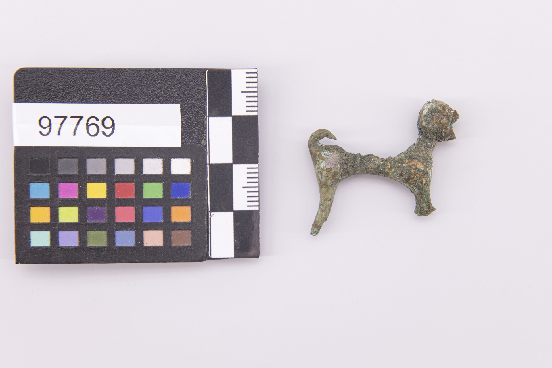 fibula con arco zoomorfo - etrusco (sec. VI a.C)