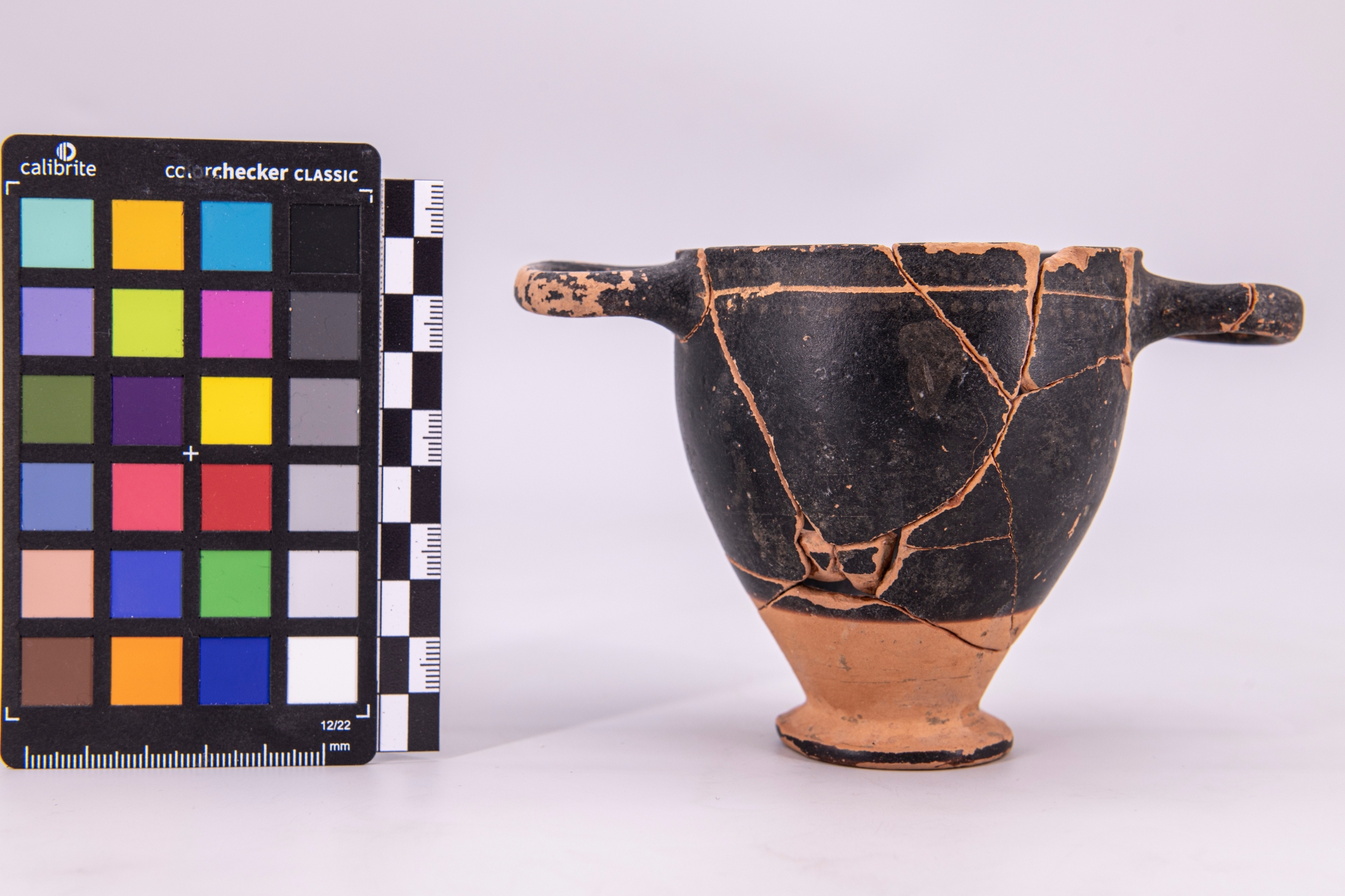 skyphos - ambito pestano (sec. IV a.C)