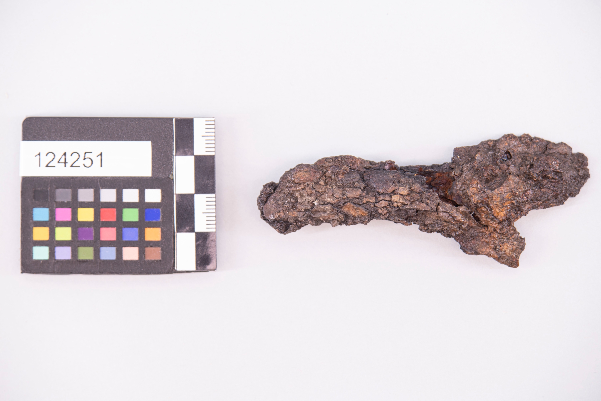 coltello/ lama - ampiamente diffuso (sec. VII a.C)