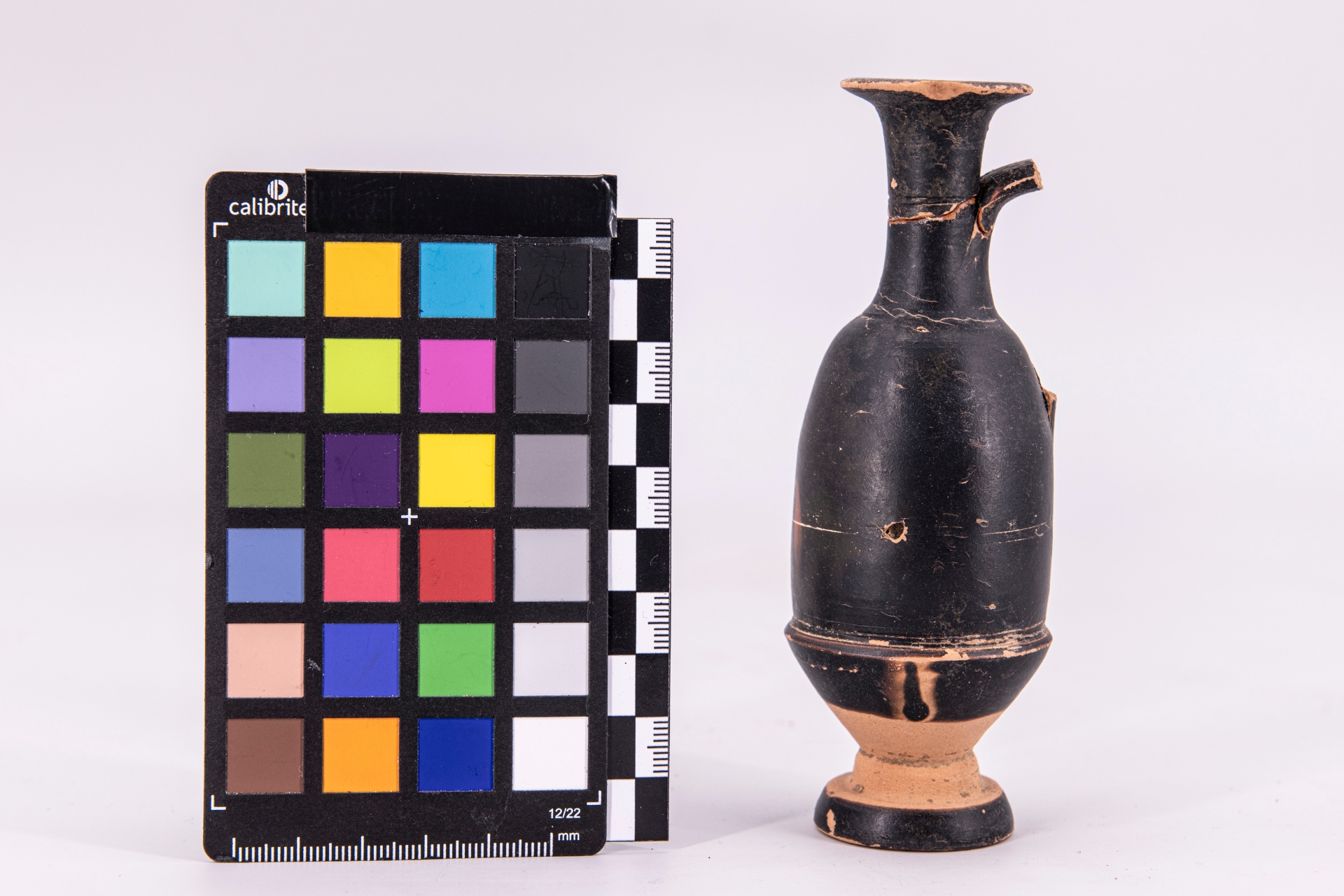 lekythos - ambito pestano (sec. IV a.C)