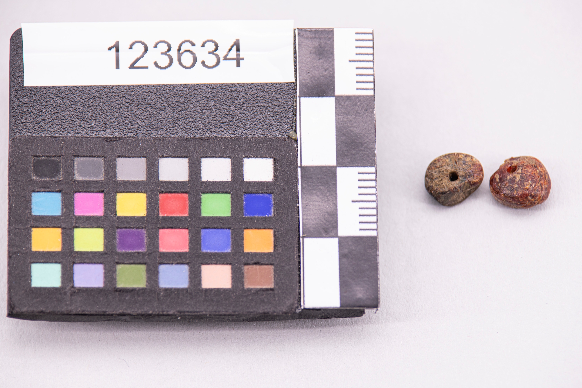 GIOIELLI E MONILI/ vago (sec. VII a.C)