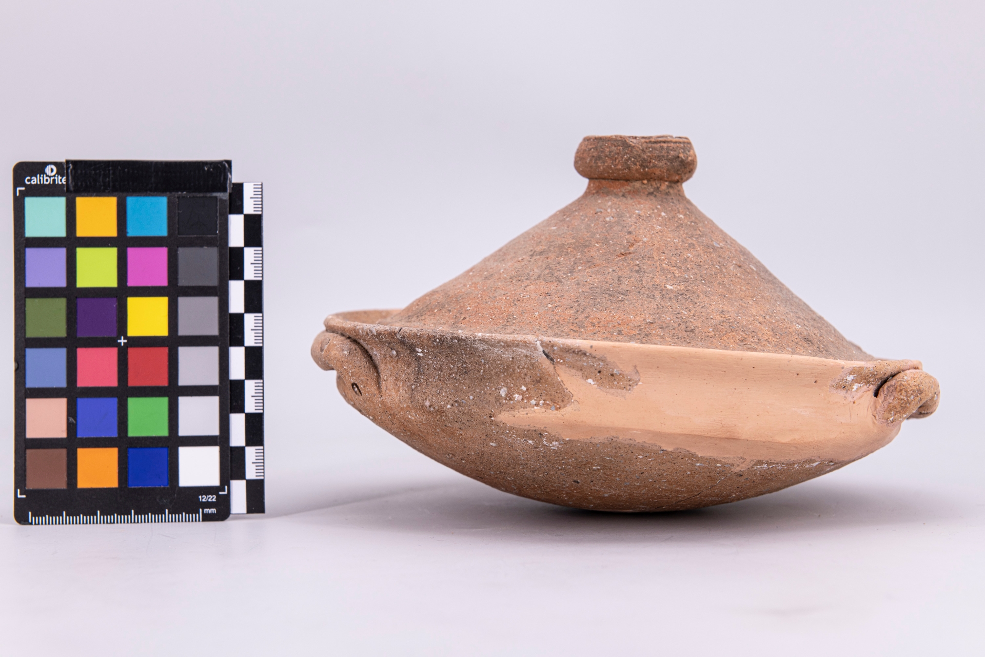 pentola con coperchio - produzione locale (sec. IV a.C)