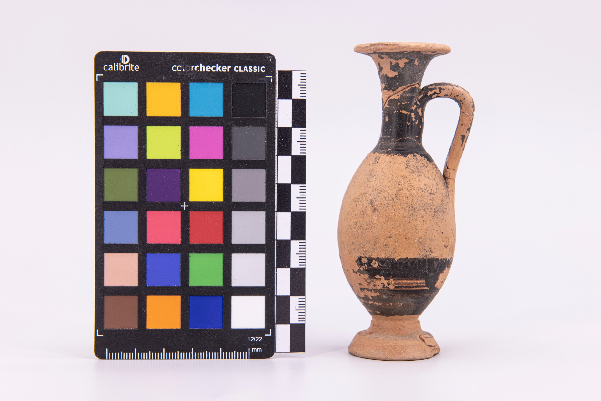 lekythos - ambito pestano (sec. IV a.C)