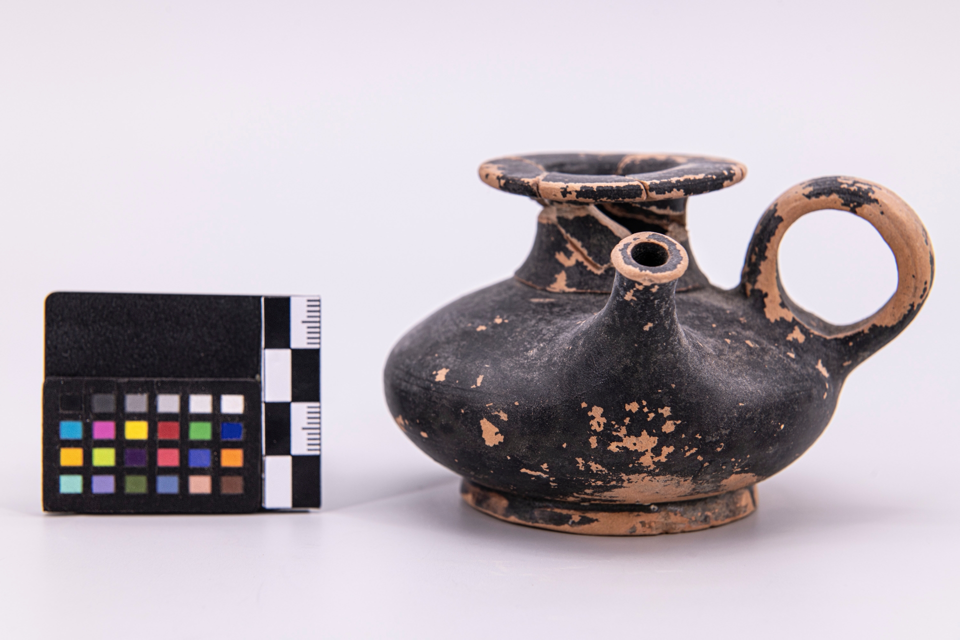 guttus - ambito pestano (sec. IV a.C)