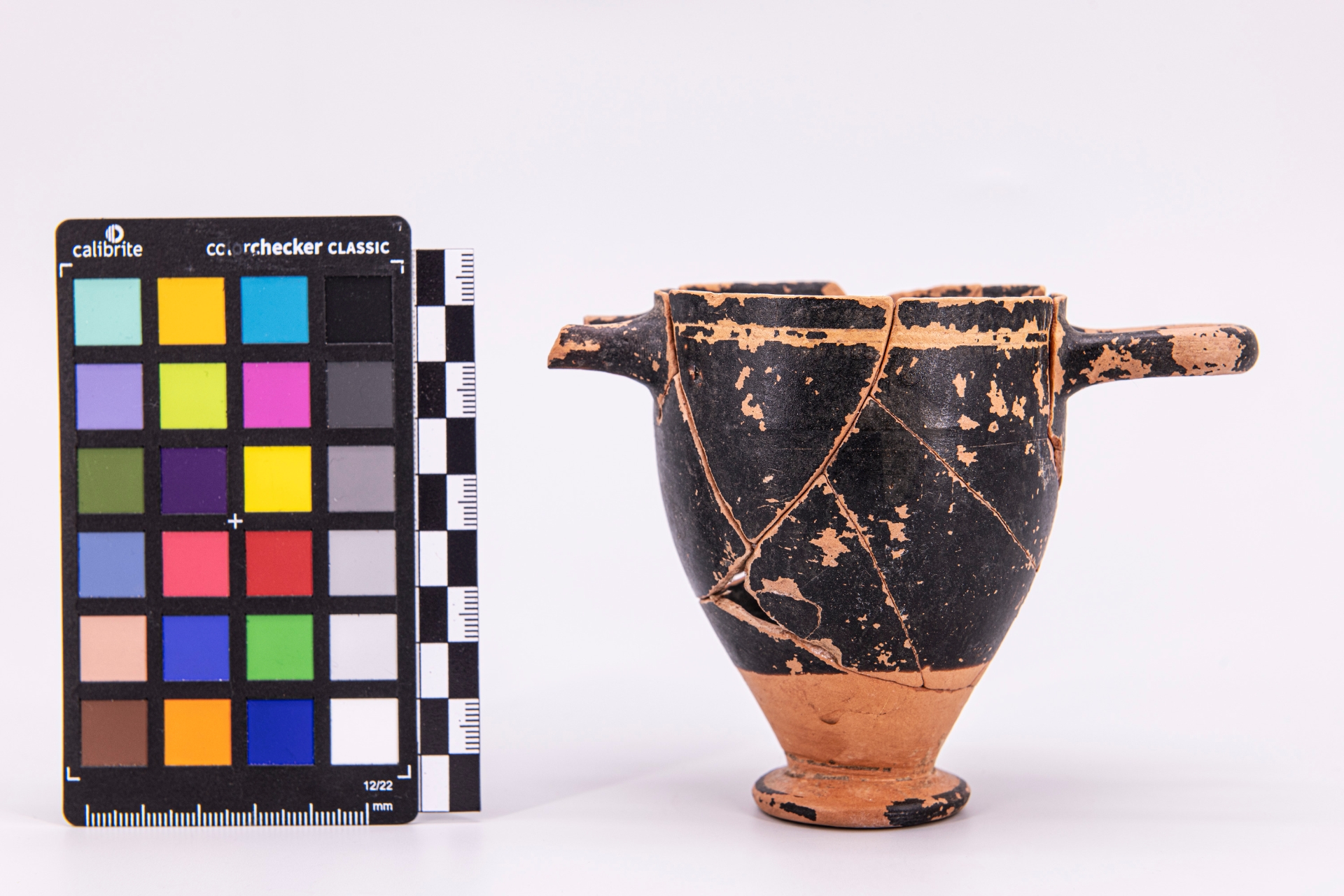 skyphos - ambito pestano (sec. IV a.C)