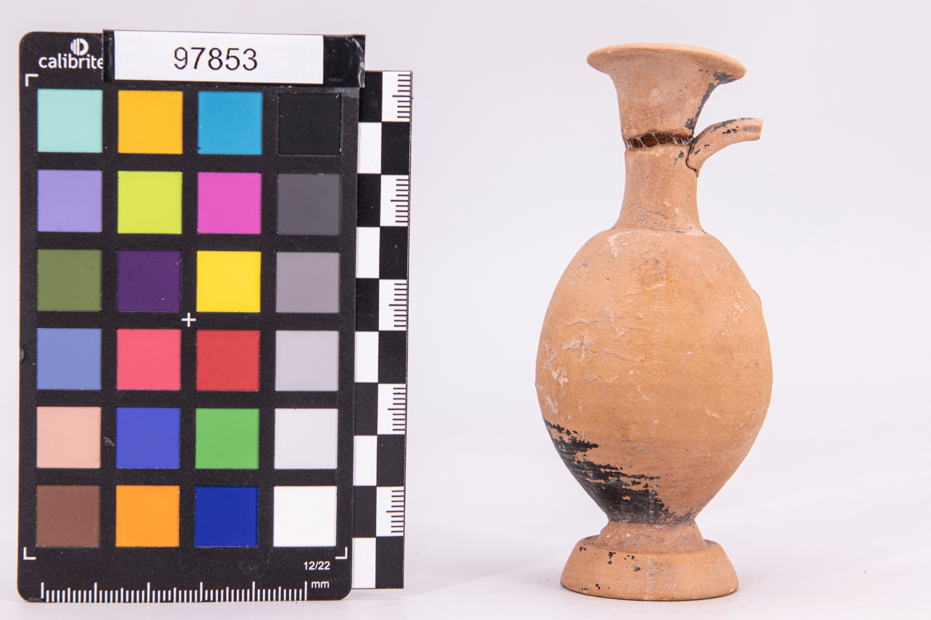 lekythos - ambito pestano (sec. IV a.C)