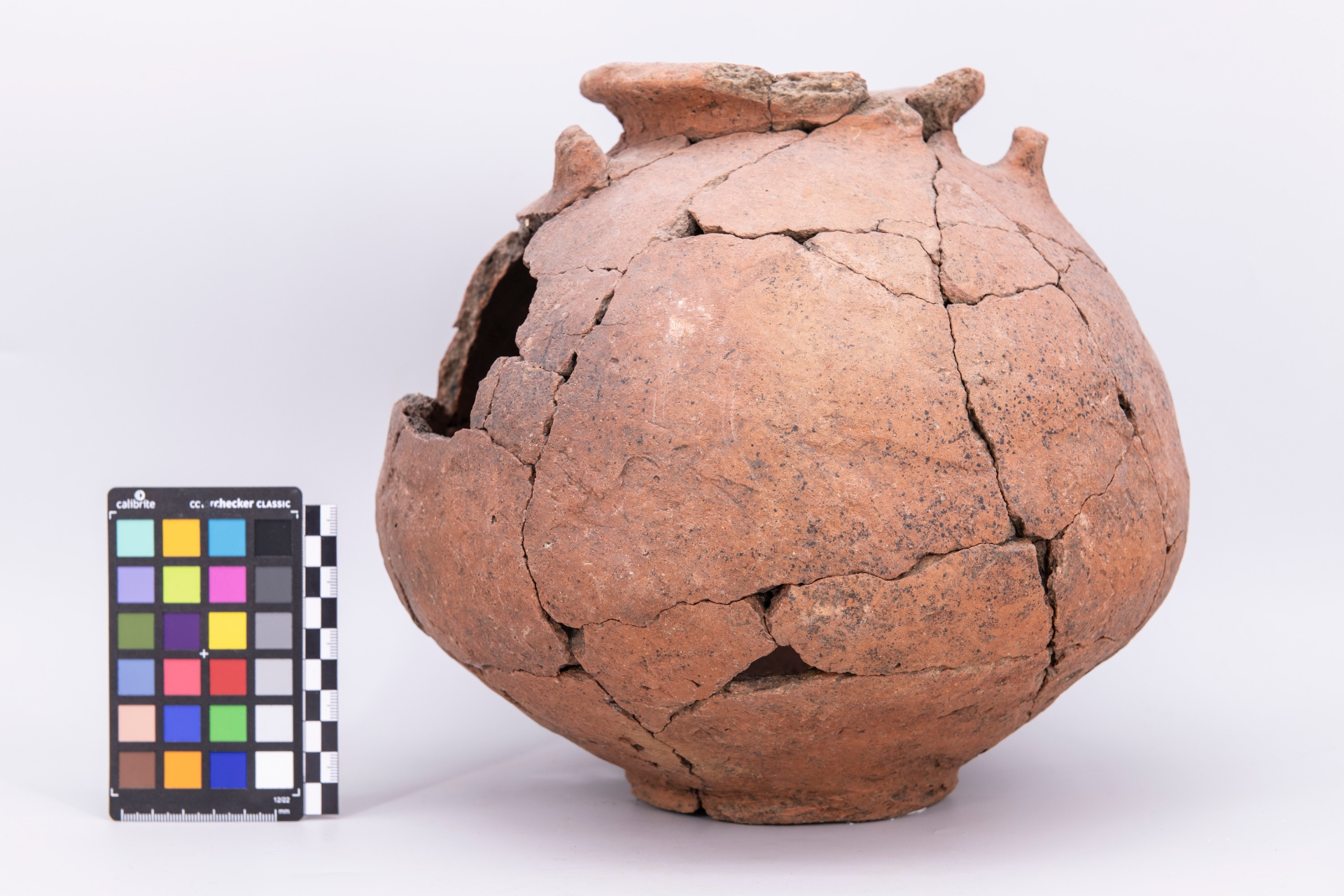 olla a corpo piriforme - fase Pontecagnano IB-II (terzo quarto sec. VII a.C)