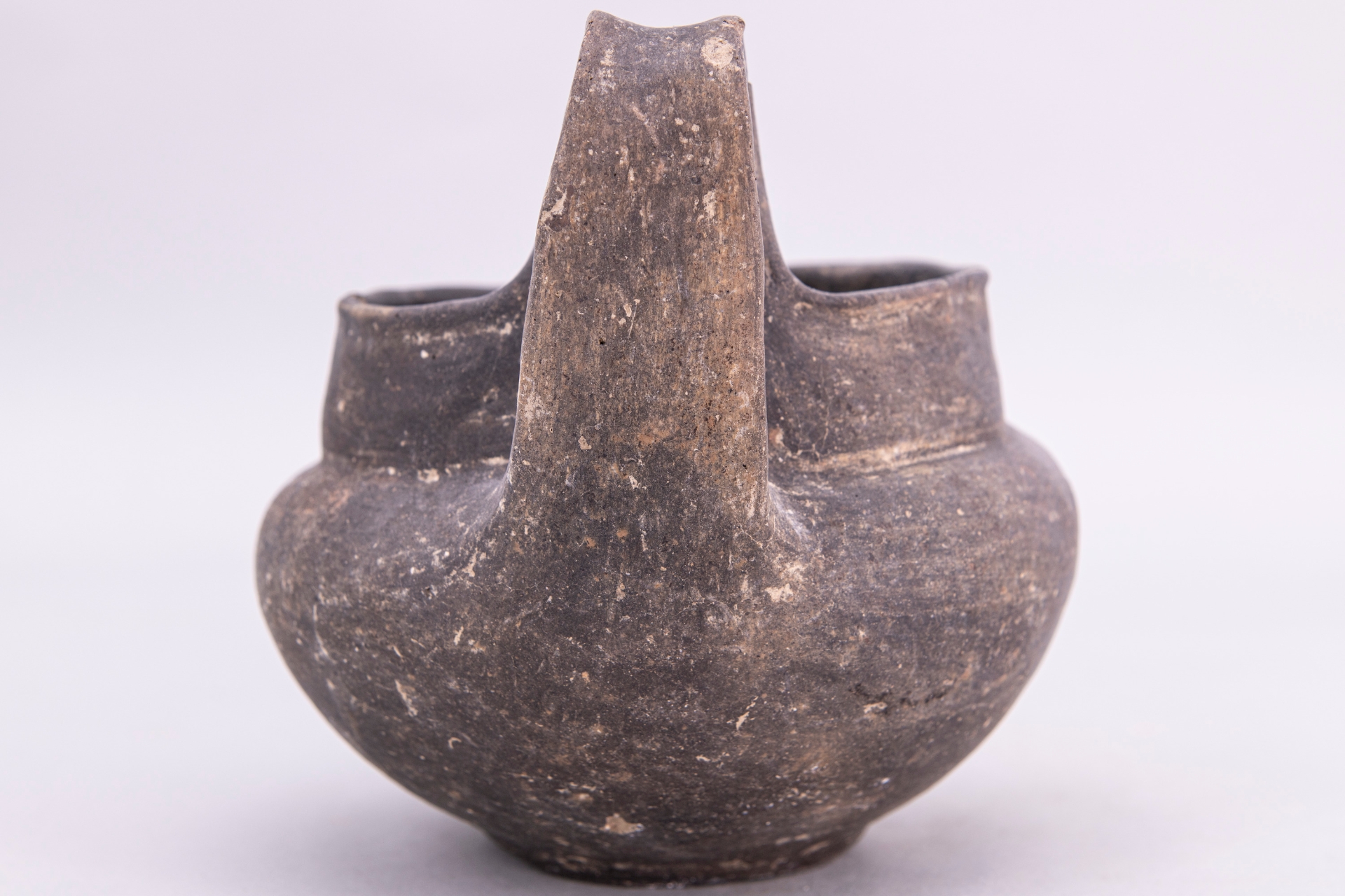 tazza a vasca globulare - fase Pontecagnano II (secondo quarto sec. VII a.C)