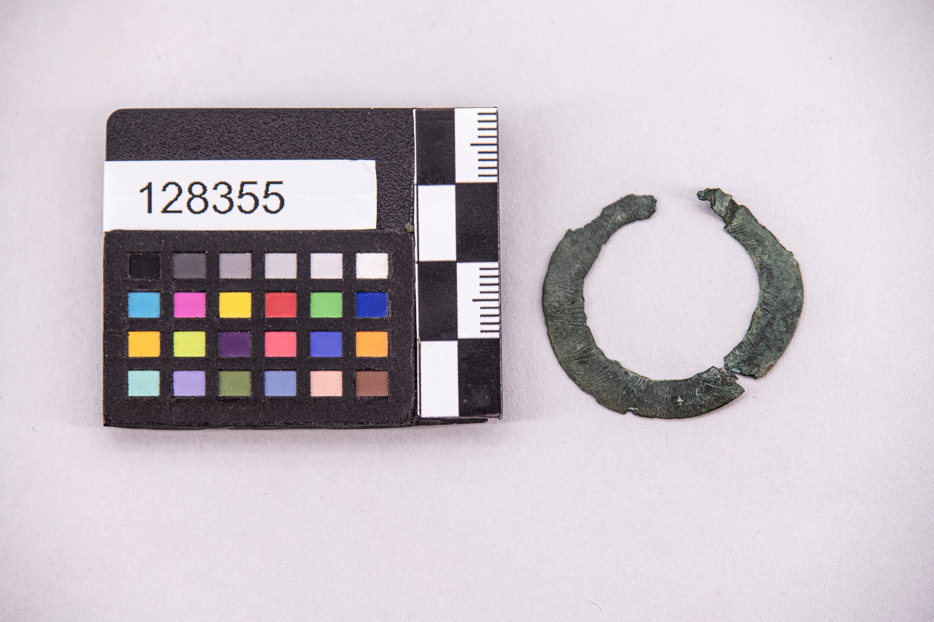 orecchino (sec. VII a.C)