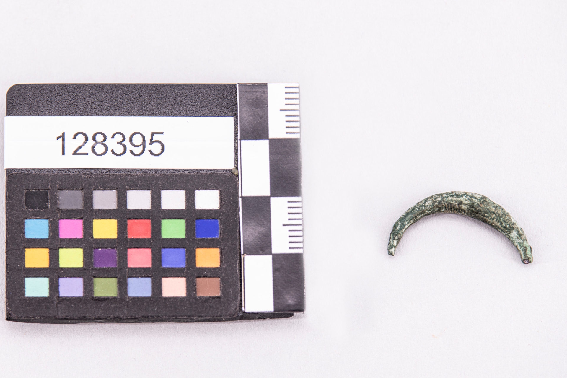 fibula/ arco - fase Pontecagnano IB-II (terzo quarto sec. VII a.C)